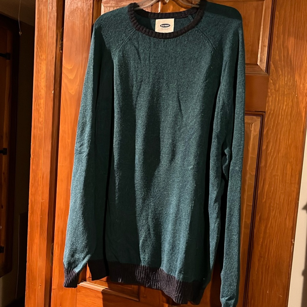 Old navy sweater , men’s , deep greens and navy size xxl